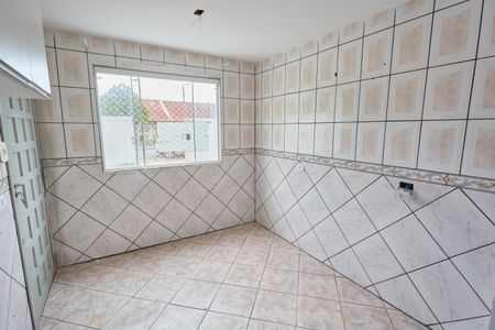 Cozinha de apartamento para alugar com 1 quarto, 23m² em Cajuru, Curitiba