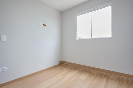 Quarto 1 de apartamento para alugar com 1 quarto, 23m² em Cajuru, Curitiba