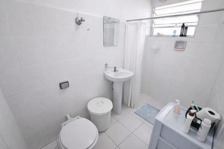 Casa à venda com 160m², 3 quartos e 3 vagasBanheiro da Edícula