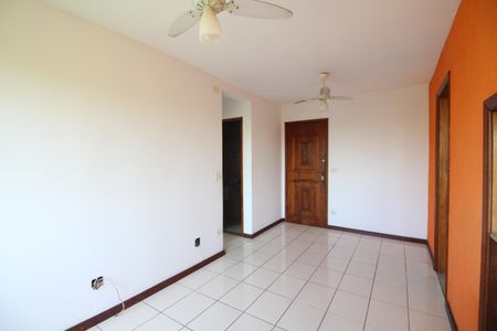 Sala de apartamento para alugar com 2 quartos, 50m² em Jacarepaguá, Rio de Janeiro