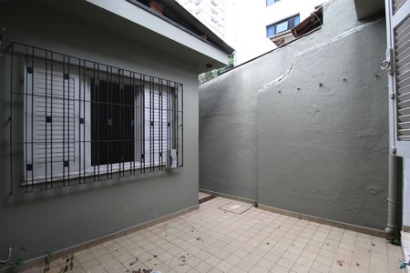 Casa para alugar com 150m², 2 quartos e 1 vagaQuintal
