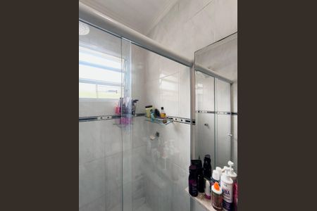 Banheiro da Suíte de casa de condomínio à venda com 3 quartos, 85m² em Jardim Shangai, Jundiaí