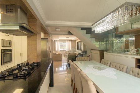 Casa para alugar com 270m², 4 quartos e 2 vagasCozinha