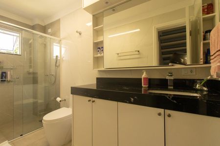 Casa para alugar com 270m², 4 quartos e 2 vagasBanheiro Social