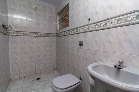 Casa de condomínio para alugar com 160m², 3 quartos e 2 vagas Casa de condomínio para alugar com 160m², 3 quartos e 2 vagasBanheiro 2