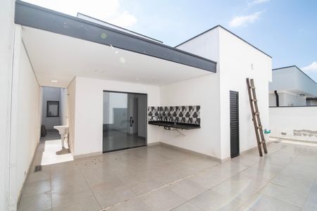 Casa de condomínio para alugar com 150m², 3 quartos e 2 vagasQuintal