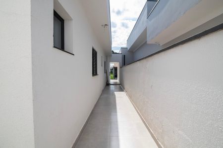 Casa de condomínio para alugar com 150m², 3 quartos e 2 vagasCorredor Lateral