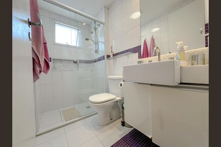 Apartamento para alugar com 103m², 2 quartos e 2 vagas Apartamento para alugar com 103m², 2 quartos e 2 vagasBanheiro Social