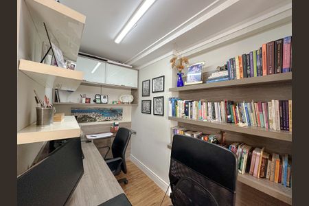 Apartamento para alugar com 103m², 2 quartos e 2 vagas Apartamento para alugar com 103m², 2 quartos e 2 vagasEscritório