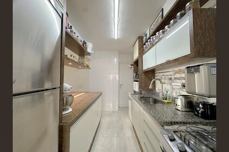 Apartamento para alugar com 103m², 2 quartos e 2 vagas Apartamento para alugar com 103m², 2 quartos e 2 vagasCozinha