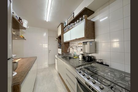 Apartamento para alugar com 103m², 2 quartos e 2 vagas Apartamento para alugar com 103m², 2 quartos e 2 vagasCozinha