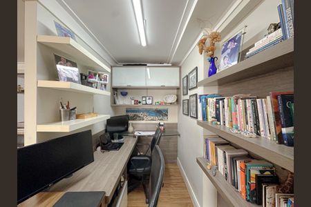 Apartamento para alugar com 103m², 2 quartos e 2 vagas Apartamento para alugar com 103m², 2 quartos e 2 vagasEscritório