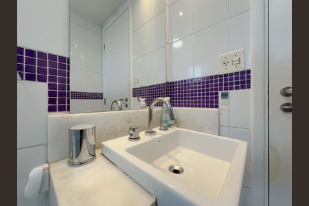 Apartamento para alugar com 103m², 2 quartos e 2 vagas Apartamento para alugar com 103m², 2 quartos e 2 vagasBanheiro Social
