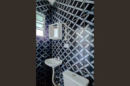 Casa à venda com 25m², 2 quartos e 2 vagasBanheiro de serviço