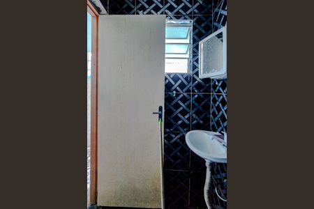 Casa à venda com 25m², 2 quartos e 2 vagasBanheiro de serviço