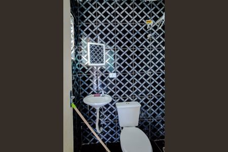 Casa à venda com 25m², 2 quartos e 2 vagasBanheiro de serviço