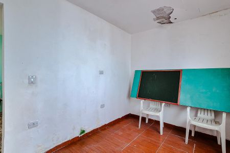 Casa à venda com 25m², 2 quartos e 2 vagasQuarto de Serviço