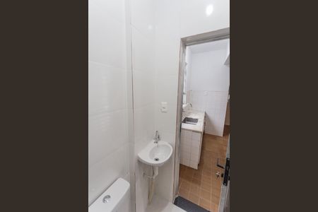 Studio para alugar com 25m², 1 quarto e sem vaga Studio para alugar com 25m², 1 quarto e sem vagaBanheiro Social