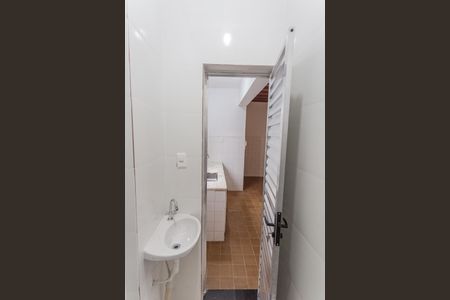 Studio para alugar com 25m², 1 quarto e sem vaga Studio para alugar com 25m², 1 quarto e sem vagaBanheiro Social