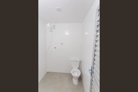 Banheiro Social de kitnet/studio para alugar com 1 quarto, 25m² em Santa Efigênia, Belo Horizonte