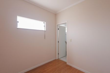 Casa de condomínio para alugar com 250m², 4 quartos e 2 vagasCloset