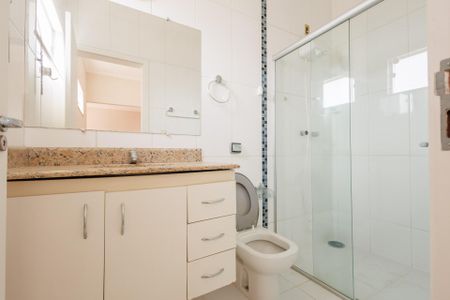 Casa de condomínio para alugar com 250m², 4 quartos e 2 vagasBanheiro Suíte