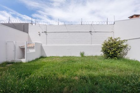 Casa de condomínio para alugar com 250m², 4 quartos e 2 vagasQuintal