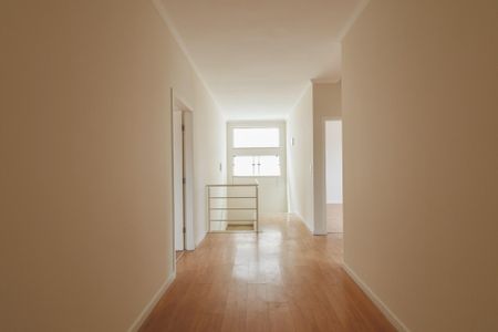 Casa de condomínio para alugar com 250m², 4 quartos e 2 vagasEscritório