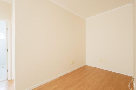 Casa de condomínio para alugar com 250m², 4 quartos e 2 vagasEscritório