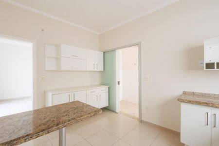 Casa de condomínio para alugar com 250m², 4 quartos e 2 vagasCozinha