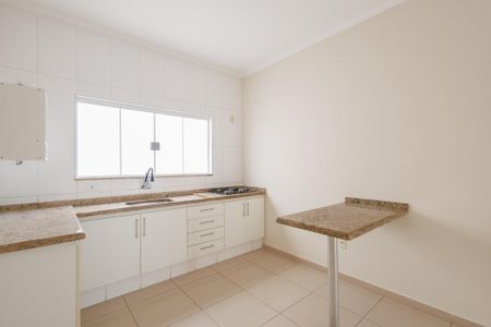 Casa de condomínio para alugar com 250m², 4 quartos e 2 vagasCozinha