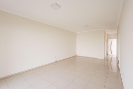 Sala de casa de condomínio para alugar com 4 quartos, 250m² em Condomínio Vale do Sol, Taubaté