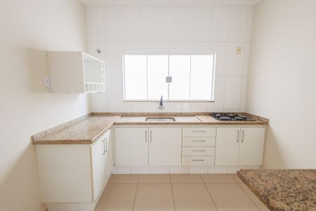 Casa de condomínio para alugar com 250m², 4 quartos e 2 vagasCozinha