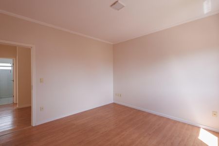 Casa de condomínio para alugar com 250m², 4 quartos e 2 vagasSuíte