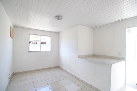 Quarto de kitnet/studio para alugar com 1 quarto, 25m² em Taquara, Rio de Janeiro