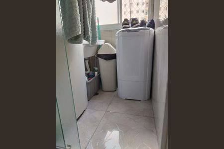 Apartamento à venda com 56m², 3 quartos e 1 vagaÁrea de serviço