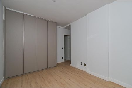 Apartamento à venda com 98m², 3 quartos e 2 vagas Apartamento à venda com 98m², 3 quartos e 2 vagasSemi-Suíte 1