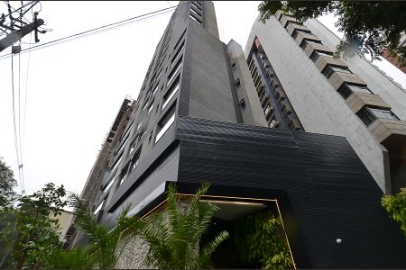 Apartamento à venda com 98m², 3 quartos e 2 vagas Apartamento à venda com 98m², 3 quartos e 2 vagasFachada