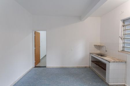Sala/Cozinha de kitnet/studio para alugar com 1 quarto, 25m² em Santa Efigênia, Belo Horizonte