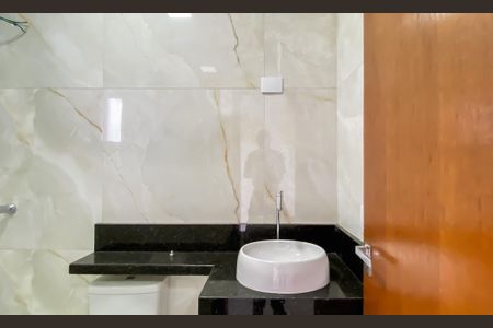 Casa à venda com 143m², 3 quartos e 2 vagasBanheiro da Suíte 1