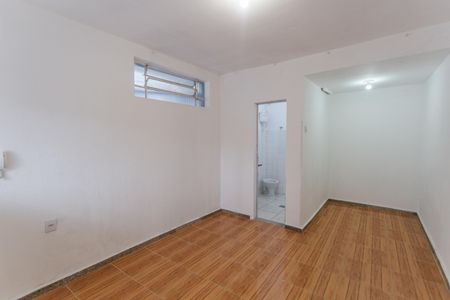Sala/Quarto de kitnet/studio para alugar com 1 quarto, 25m² em Santa Efigênia, Belo Horizonte