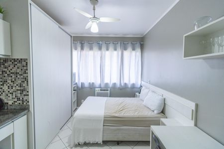 Sala/Quarto de kitnet/studio para alugar com 1 quarto, 25m² em Centro Histórico, Porto Alegre