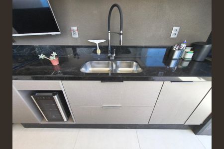 Apartamento para alugar com 244m², 3 quartos e 3 vagas