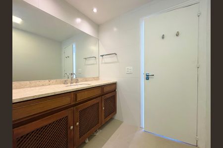 Apartamento para alugar com 65m², 2 quartos e sem vagaBanheiro social