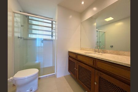 Apartamento para alugar com 65m², 2 quartos e sem vagaBanheiro social