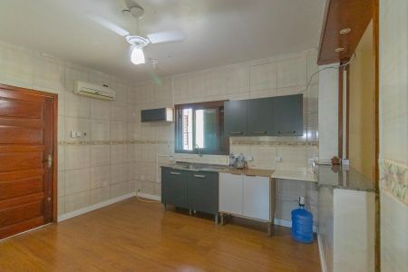 Casa à venda com 144m², 3 quartos e 4 vagas Casa à venda com 144m², 3 quartos e 4 vagasCozinha