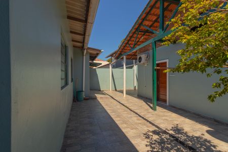 Casa à venda com 144m², 3 quartos e 4 vagas Casa à venda com 144m², 3 quartos e 4 vagasÁrea externa/Fundos