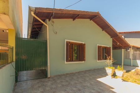 Casa à venda com 144m², 3 quartos e 4 vagas Casa à venda com 144m², 3 quartos e 4 vagasFachada
