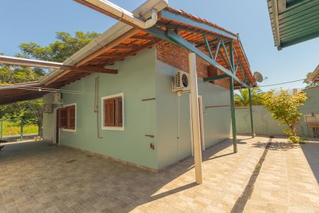 Casa à venda com 144m², 3 quartos e 4 vagas Casa à venda com 144m², 3 quartos e 4 vagasÁrea externa/Fundos