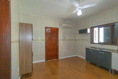 Casa à venda com 144m², 3 quartos e 4 vagas Casa à venda com 144m², 3 quartos e 4 vagasCozinha